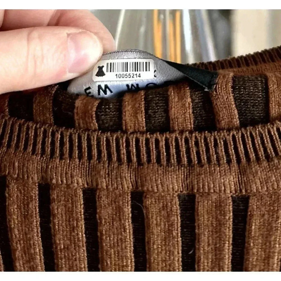 Few Moda Ribbed Bell Sleeve Sweater Blouse Brown Small - Picture 11 of 11